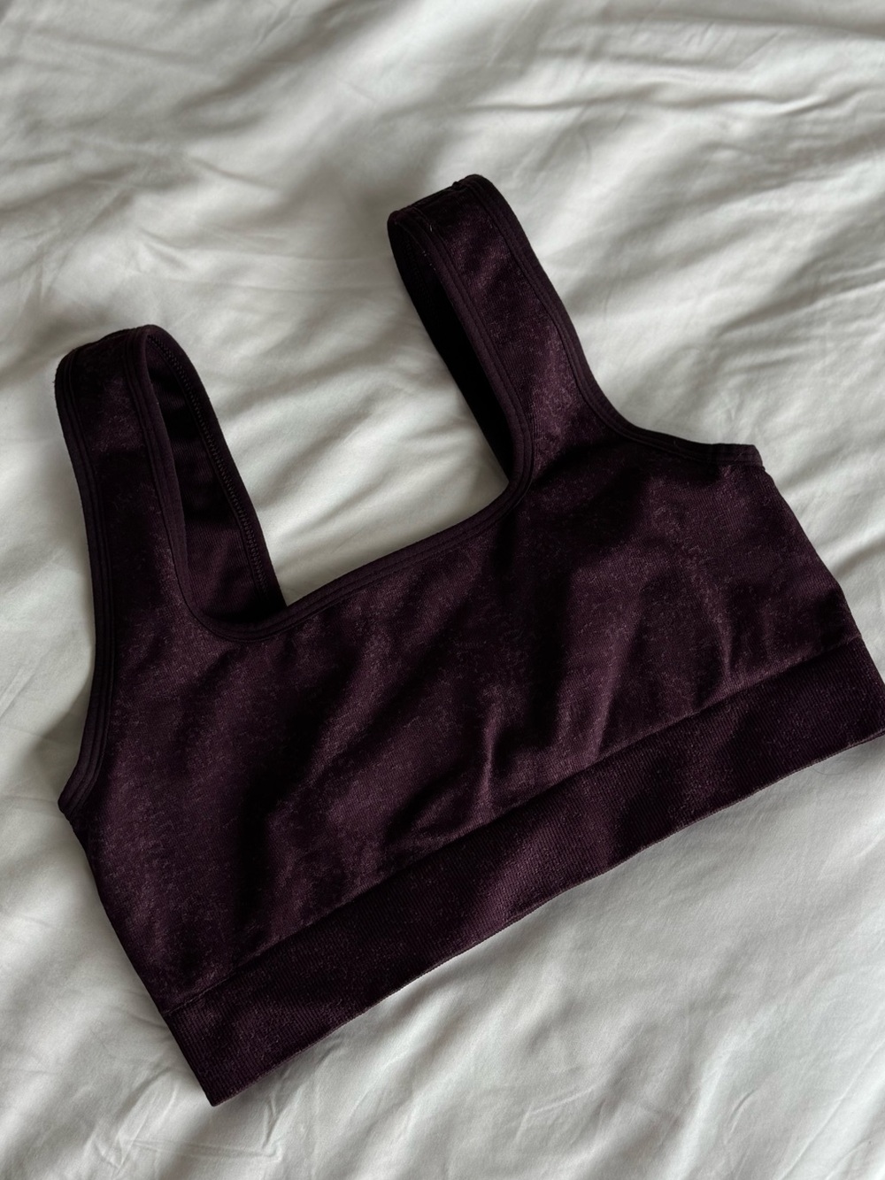 Gymshark Velvet Scoop Sports Bra - Plum